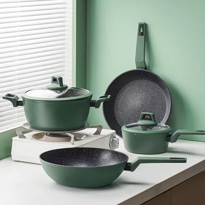 Egendefinerte kokekar sett aluminium keramisk matlaging lager gryte stekepanne saus panne sett
